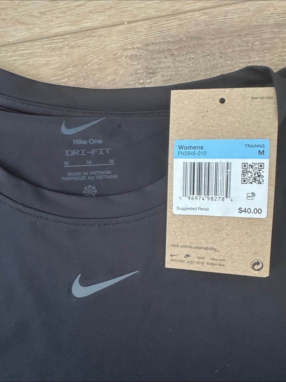 Nike Black Women's Cropped Performance Tank dri-fit - Picture 7 of 11